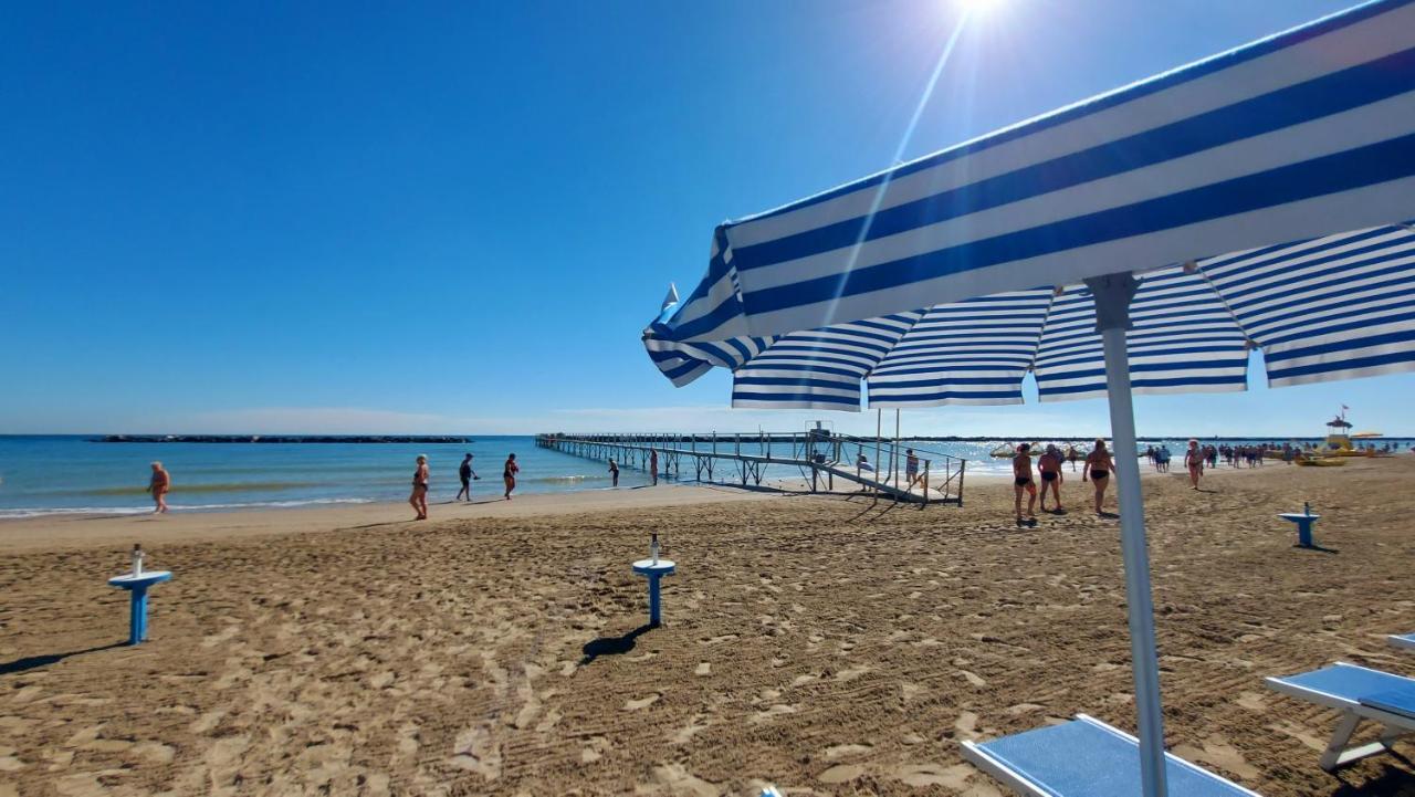 Amare Beach Hotel Cesenatico Exterior foto