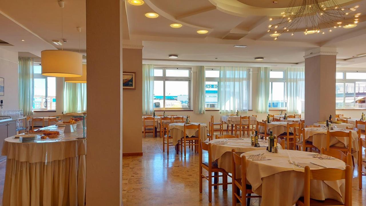 Amare Beach Hotel Cesenatico Exterior foto