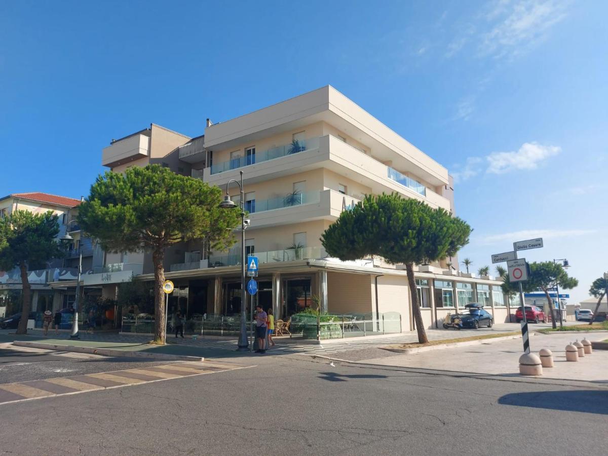 Amare Beach Hotel Cesenatico Exterior foto