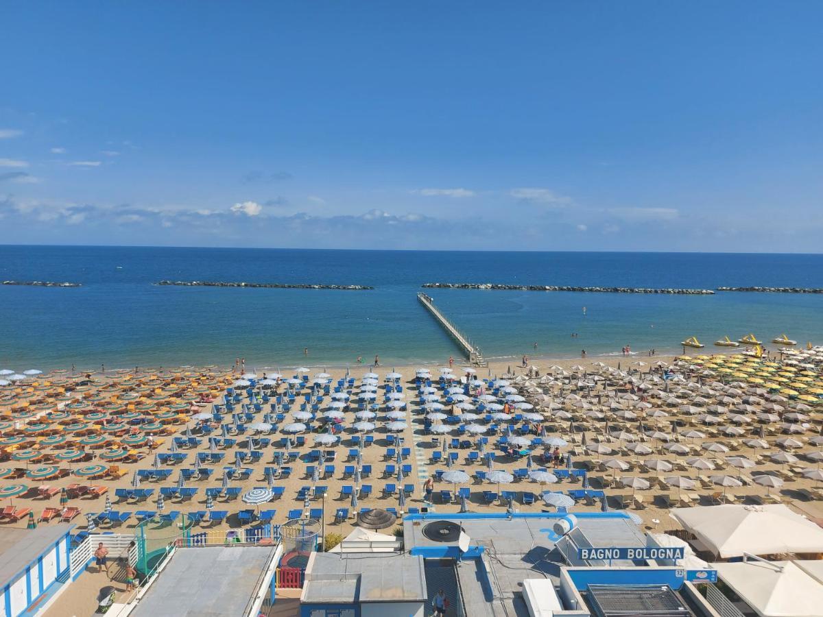 Amare Beach Hotel Cesenatico Exterior foto