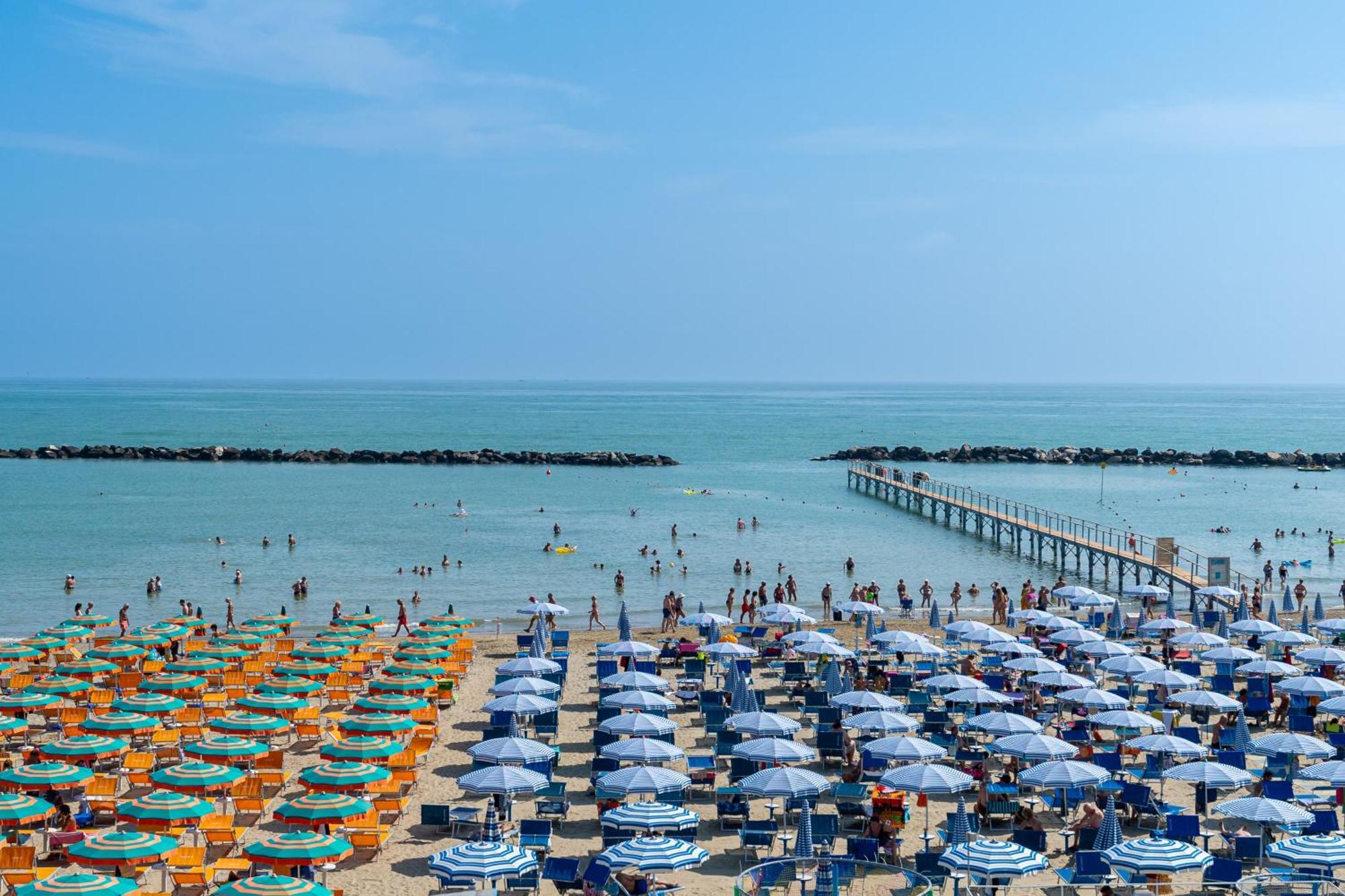 Amare Beach Hotel Cesenatico Exterior foto