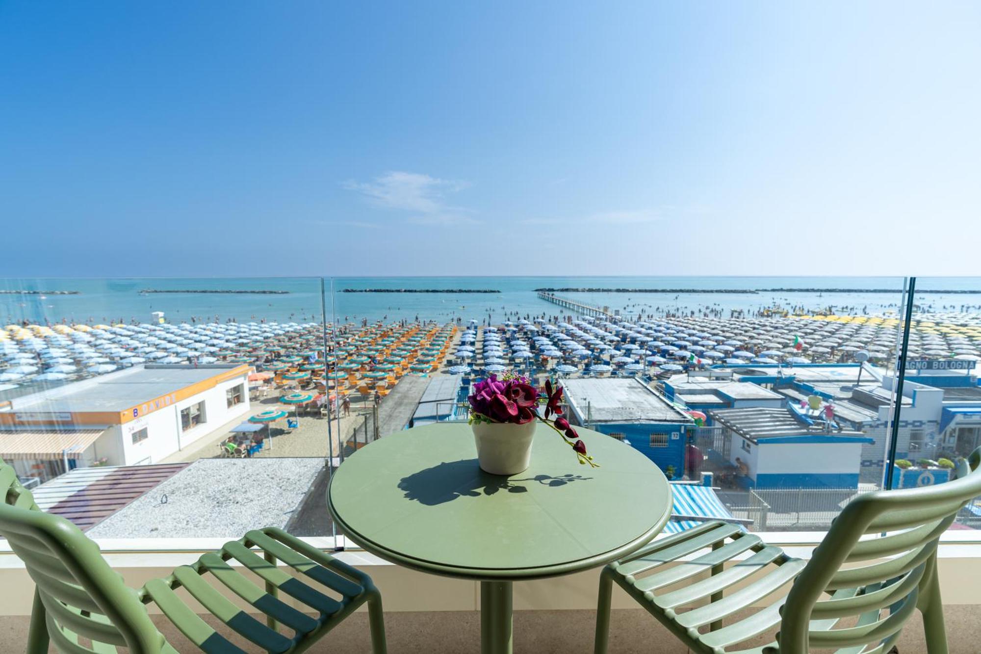 Amare Beach Hotel Cesenatico Exterior foto